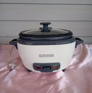 BLACK+DECKER 3 Cup Capacity Rice Cooker